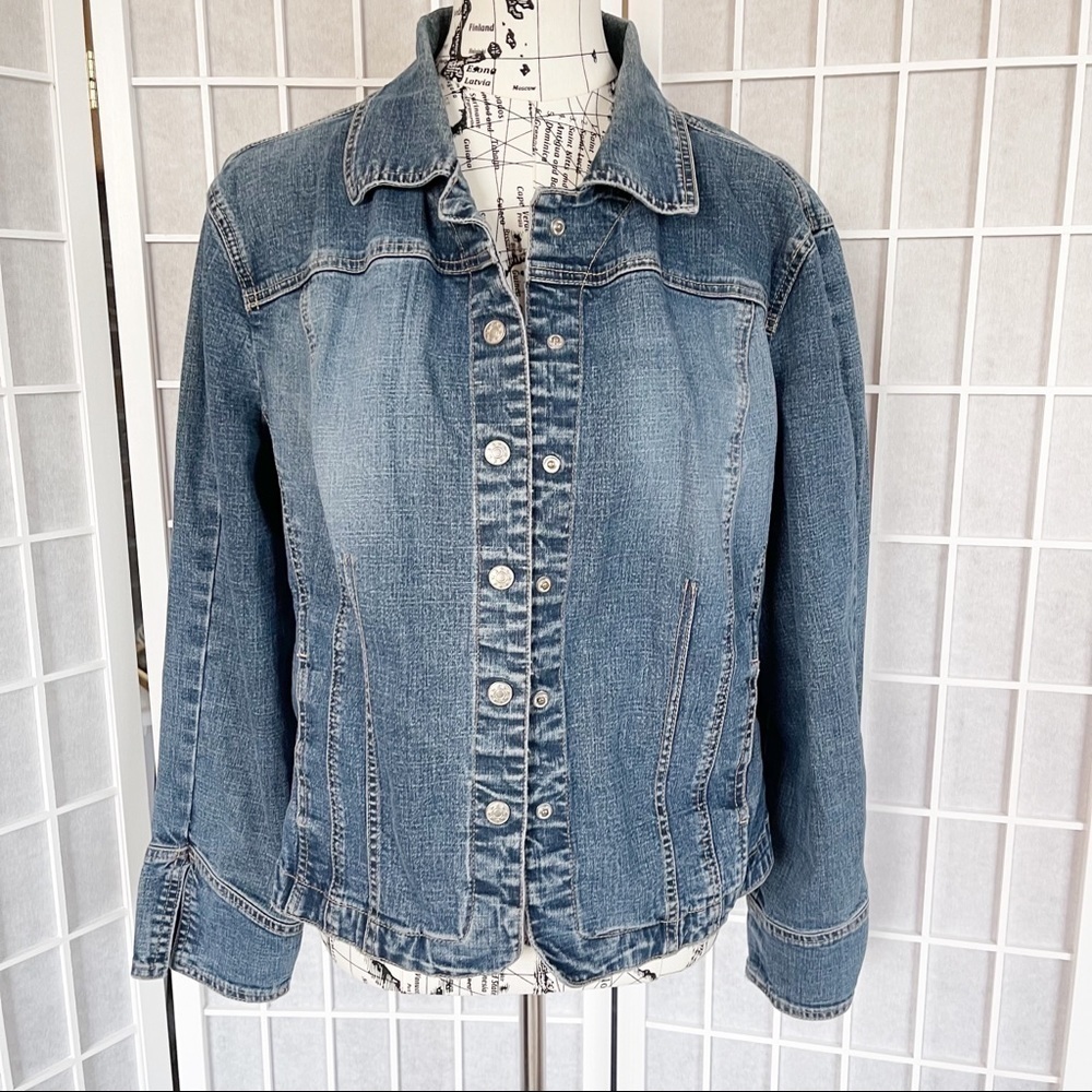 A.M.I. Women’s Jean Jacket Size XL
